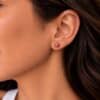boucles oreilles puces rhodonite naturelle portees 6mm