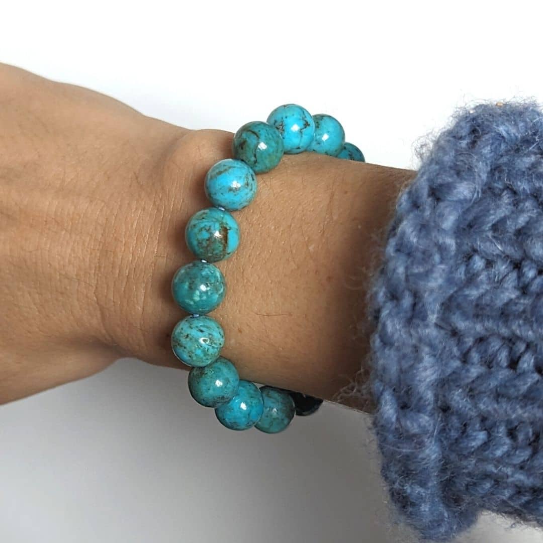 Bracelet élastique Turquoise Naturelle 10mm Avec Crucifix - Unisexe, Ajustable, Spirituel Et élégant