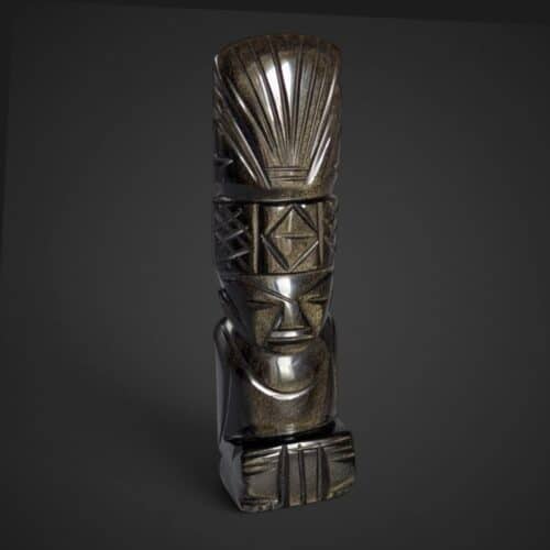Statue Guerrier Totem Aztèque en obsidienne dorée naturelle, une sculpture artisanale unique aux reflets dorés, parfaite pour une décoration inspirée des civilisations aztèques.