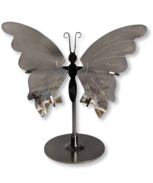 Papillon décoratif en agate grise naturelle, pièce unique 02, photographié de face – Garaulion