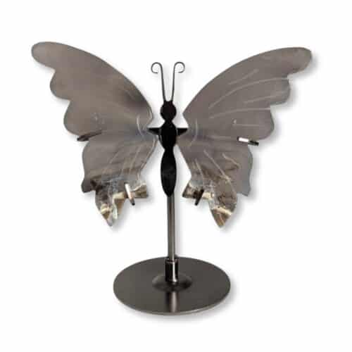 Papillon décoratif en agate grise naturelle, pièce unique 02, photographié de face – Garaulion