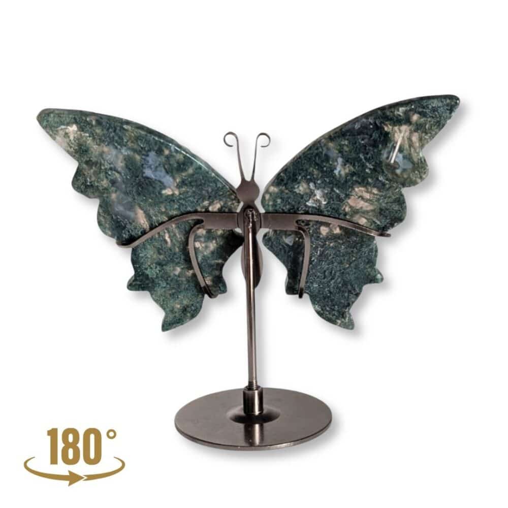 Papillon en agate mousse vu de biais, montrant le relief de ses ailes
