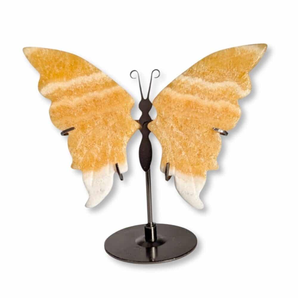 Papillon sculpté en calcite jaune naturelle, pièce unique 01, vue de face – Garaulion