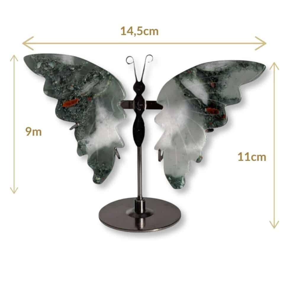 Papillon sculpté en jaspe héliotrope naturel, pièce unique 02, vue de face – Garaulion