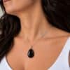 pendentif obsidienne porté avec chaîne argent