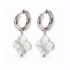 Boucles d’oreilles trèfle en howlite avec créoles en acier inoxydable